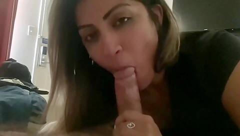 Sexy Latina Returns The Favor