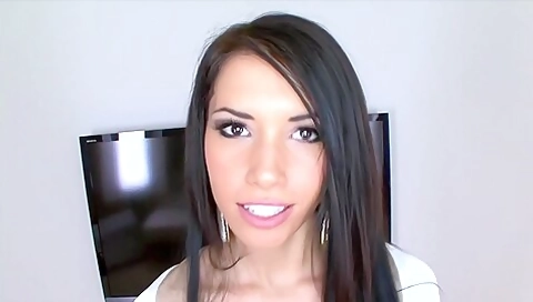 Callie Is A Pretty teen 18+ With Beautiful Smile